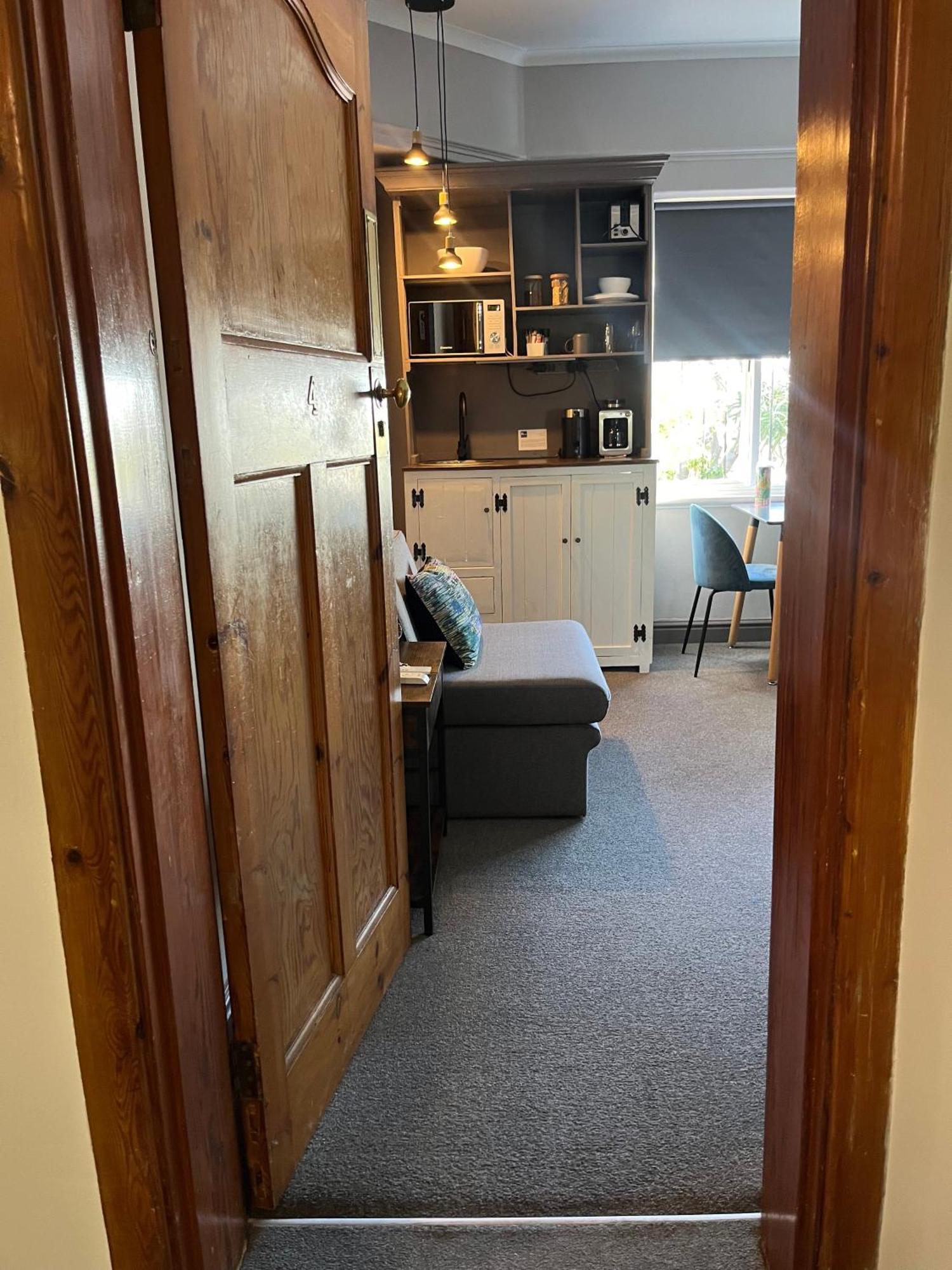 Belmont Guest house 3*